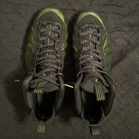 Nike Air Foamposite with og box and extra custom laces, size 10.5 - Picture 7 of 10